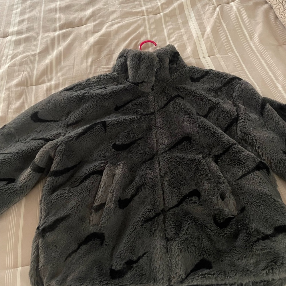 Nike Gray Puffer Jacket with High Collar and Thick Warm Material